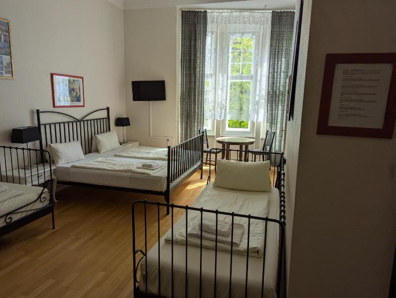 Quadruple Room image 2