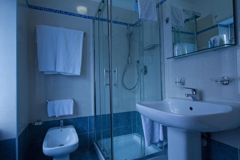 Triple Room image 2