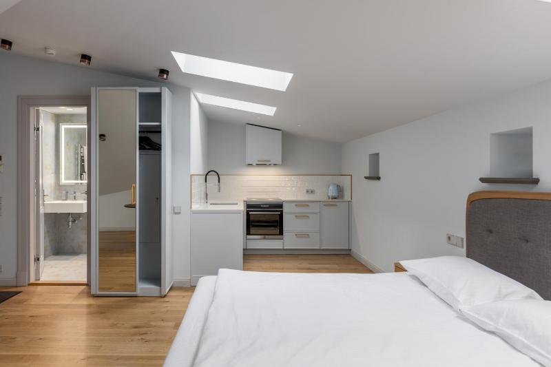Roze Center Apartments - image 33