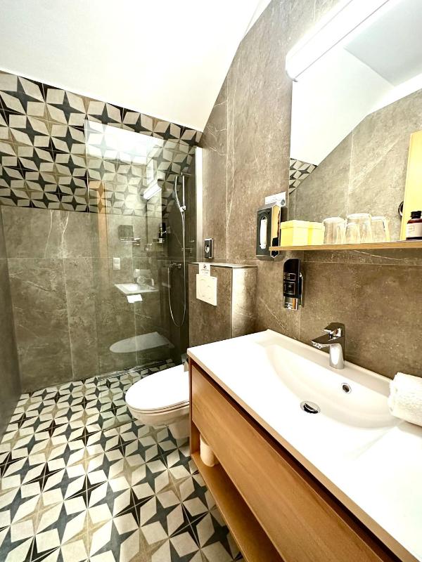 Double Room image 4