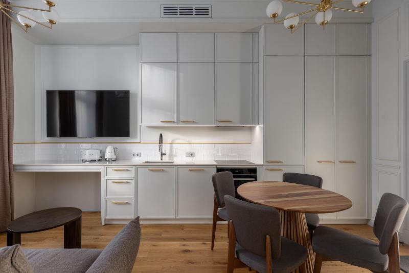 Roze Center Apartments - image 8