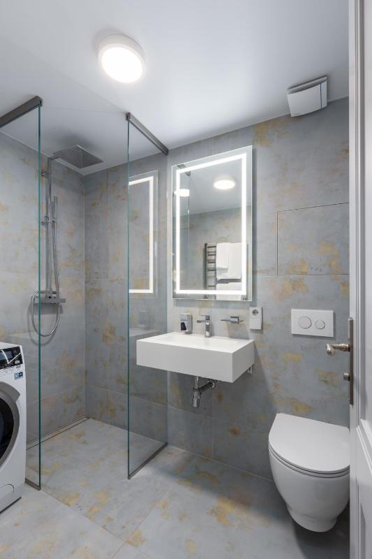 Roze Center Apartments - image 17