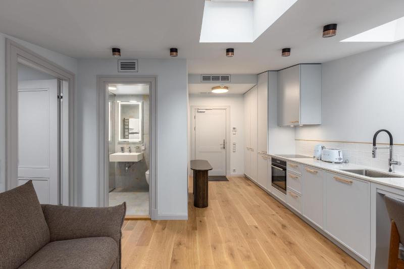 Roze Center Apartments - image 13