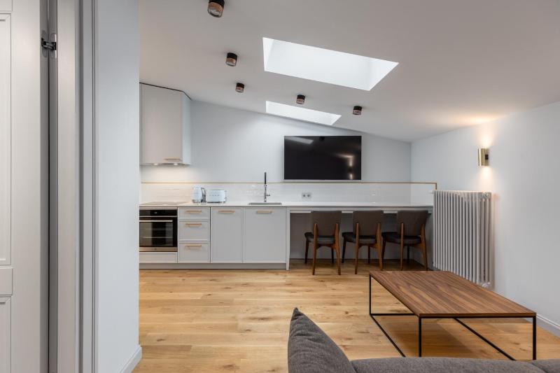 Roze Center Apartments - image 35