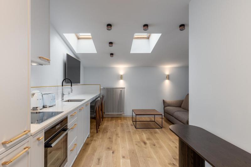 Roze Center Apartments - image 2