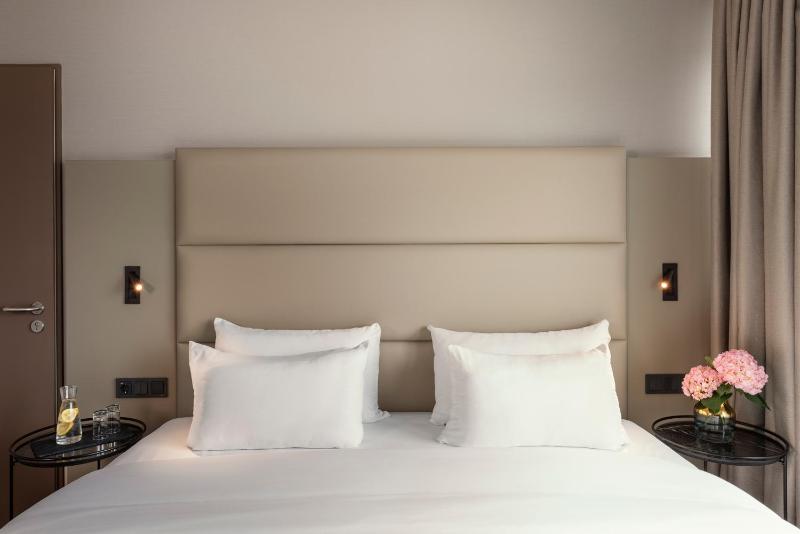 Standard Double or Twin Room image 4