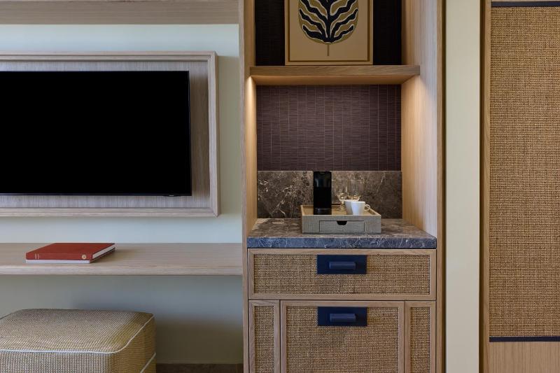 Deluxe Room Sea View image 2