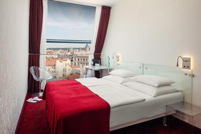 Superior Double or Twin Room with City View image 1