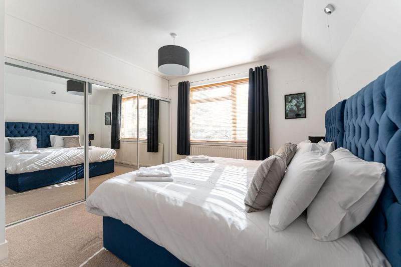 Large Home near Edgbaston Stadium UOB & QE hospital sleeps 6 - image 30