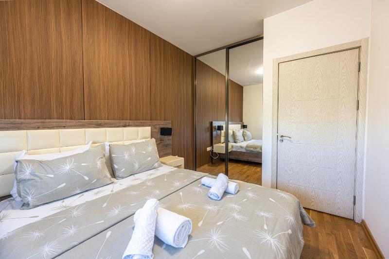 One-Bedroom Apartment image 2