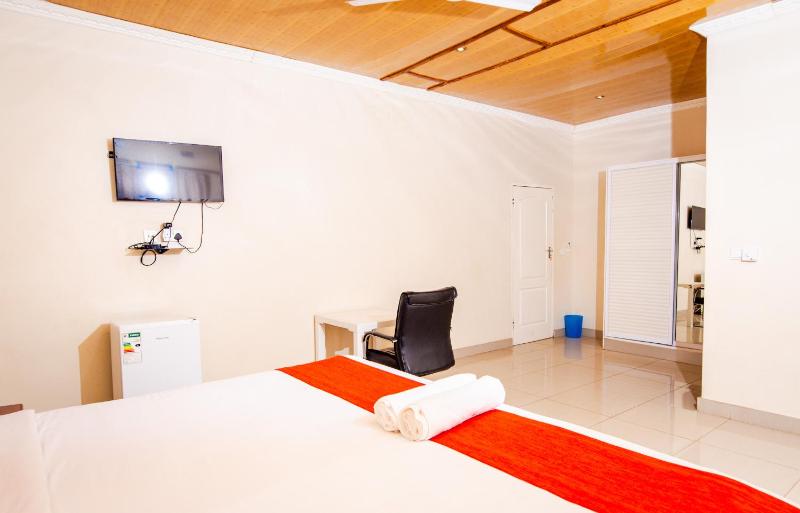 Pillacol Guest House - image 7