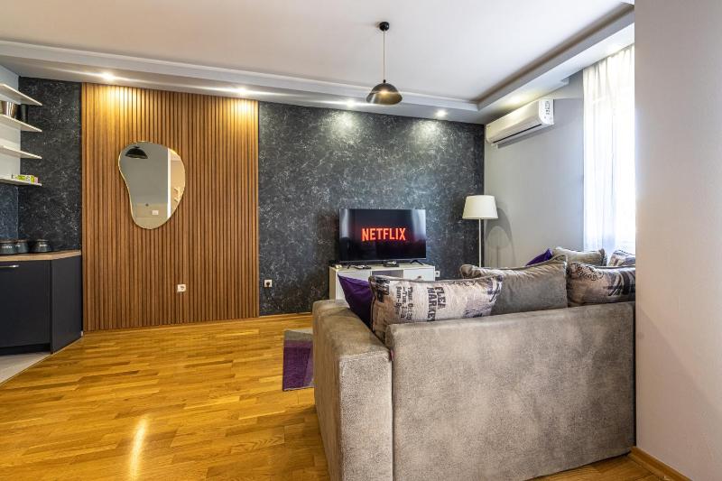 One-Bedroom Apartment image 1