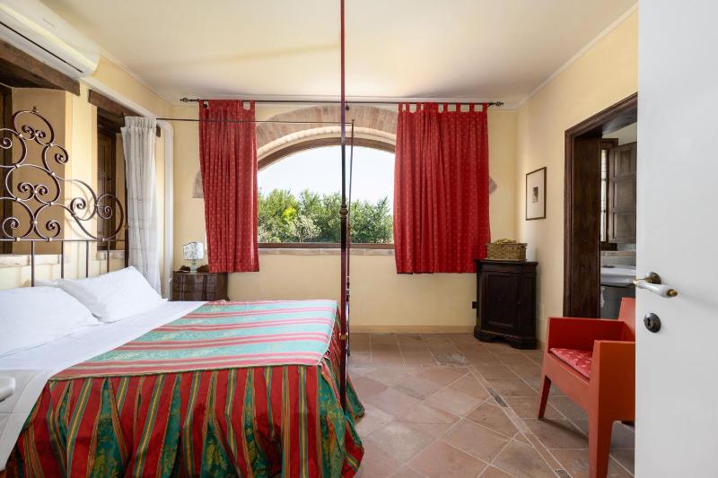 Villa Assisi by PosarelliVillas - image 8