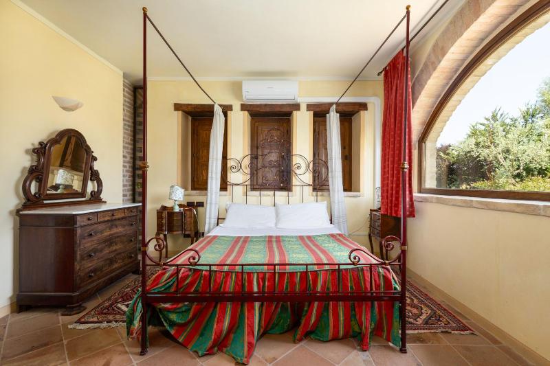 Villa Assisi by PosarelliVillas - image 11