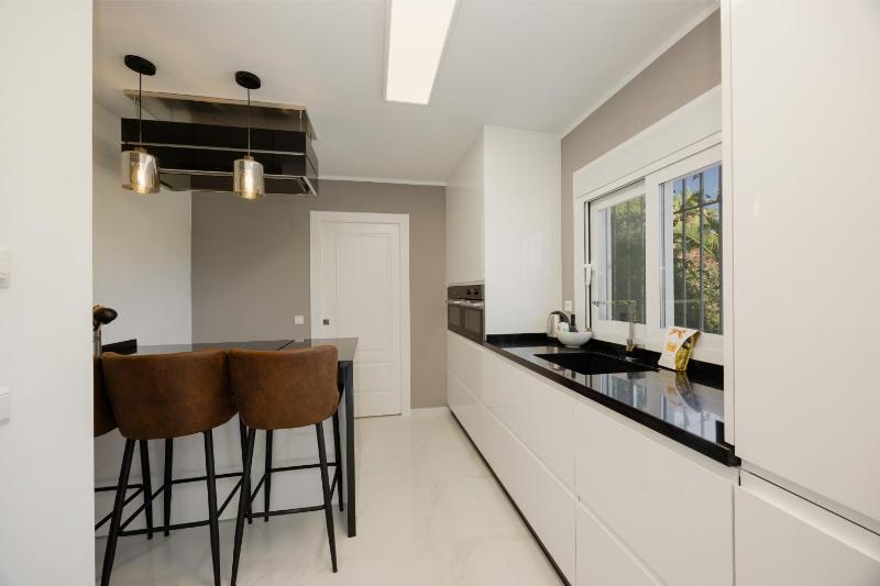 Villa in Elviria a retreat among palm trees with private heated pool and barbecue Marbella - image 17