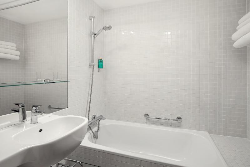 Superior Double or Twin Room with City View image 2