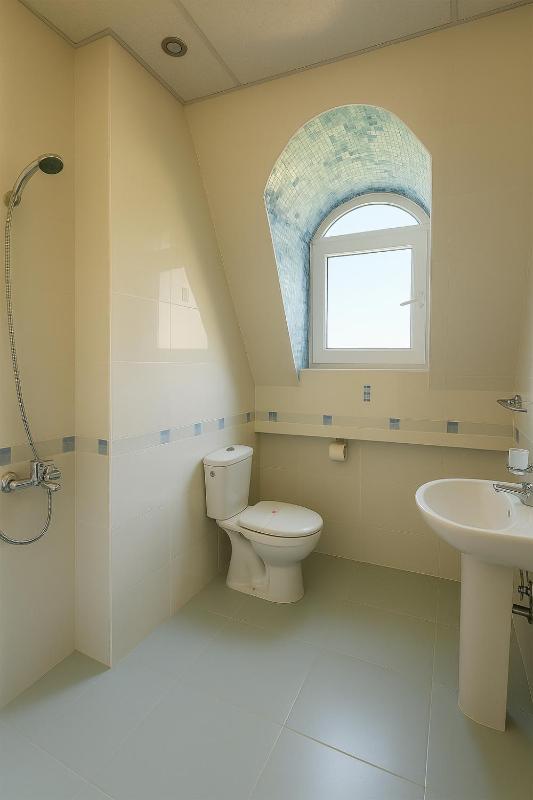 Double or Twin Room with Balcony image 3