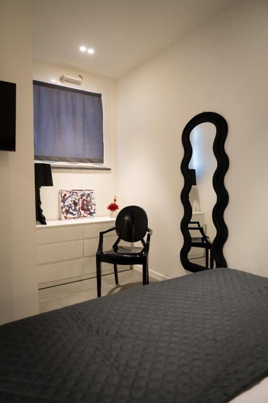 Suite 70 Luxury Collection - image 18