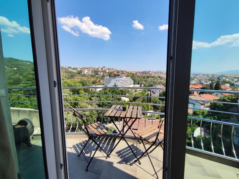 Double or Twin Room with Balcony image 2