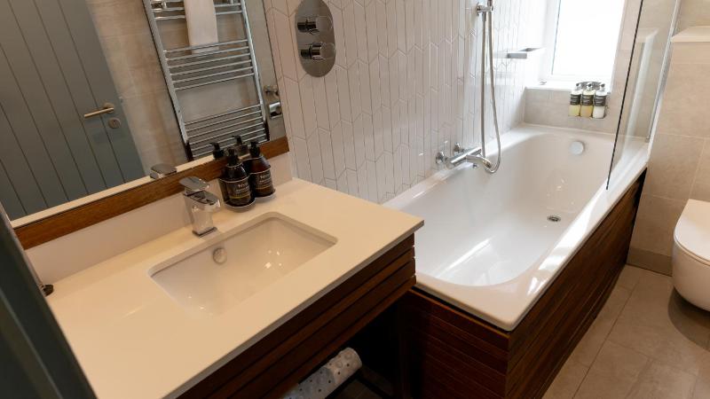 Superior Double Room image 3