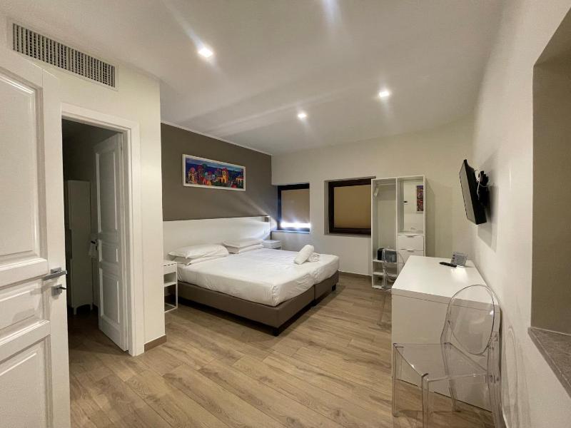 B&B Ruggero Settimo - Room & Suite - image 7