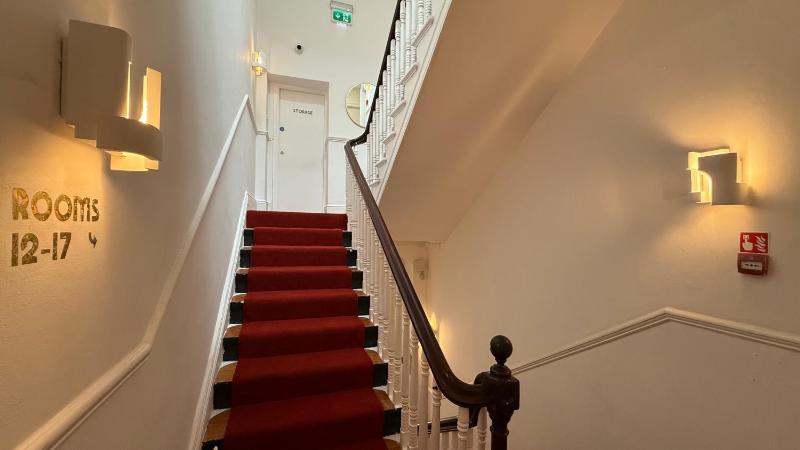 Kellys Hotel - image 7