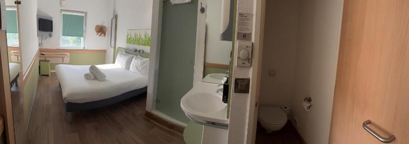 Double Room image 4