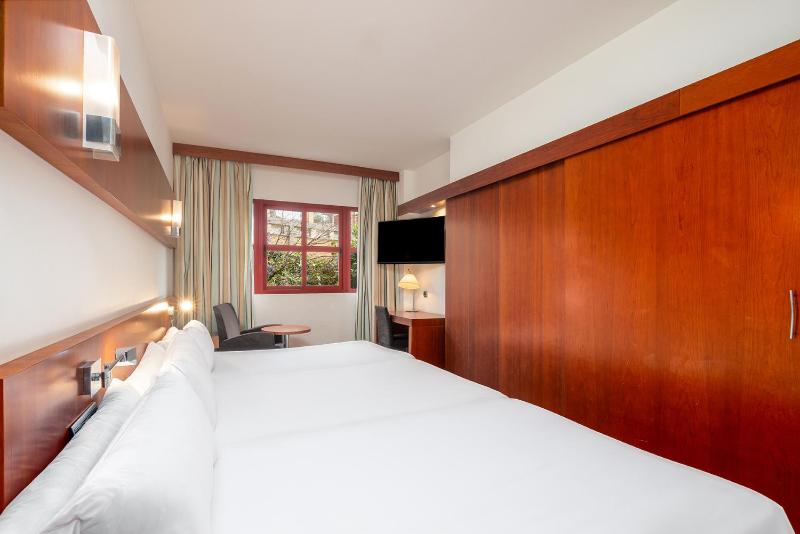 Double or Twin Room with Extra Bed (2 Adults + 1 Child) image 3