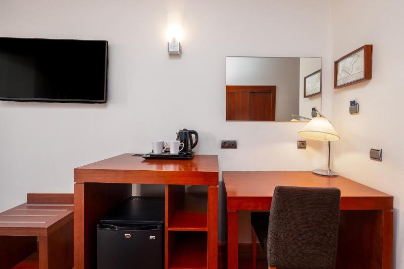 King Room image 4