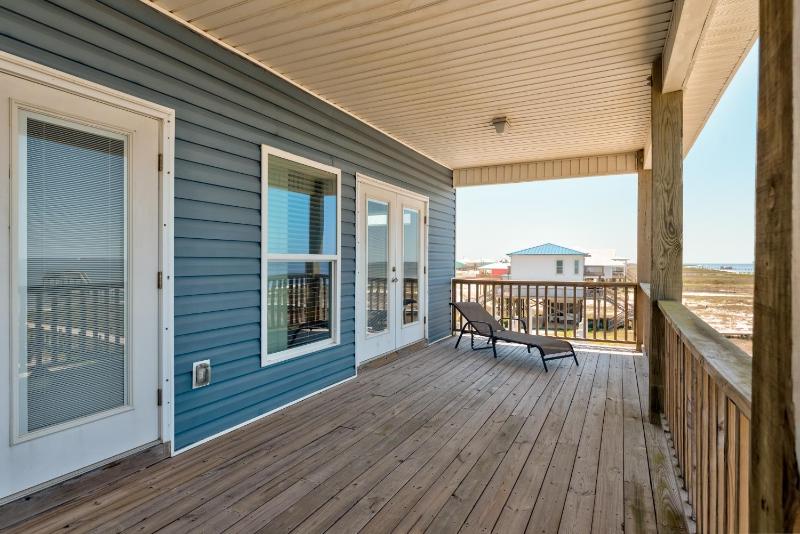 Bay Front with bay and easy Gulf beach access - image 15