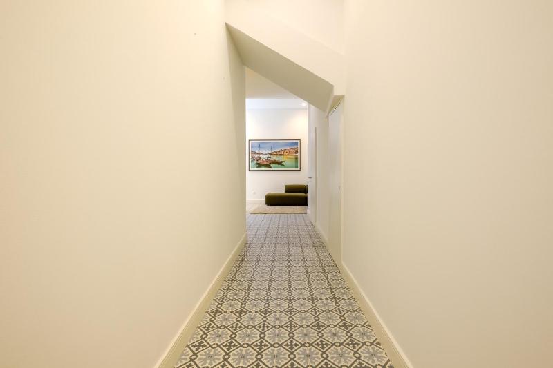Art Deco 41 Luxury Apartment Downtown Metro AC - image 2