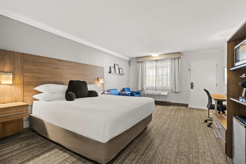 King Room image 3