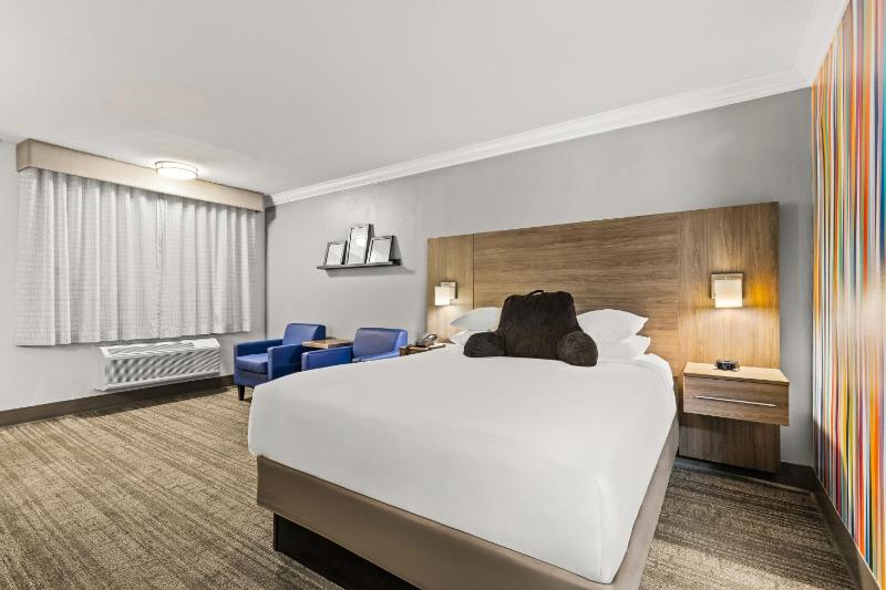Queen Room - Non-Smoking image 3