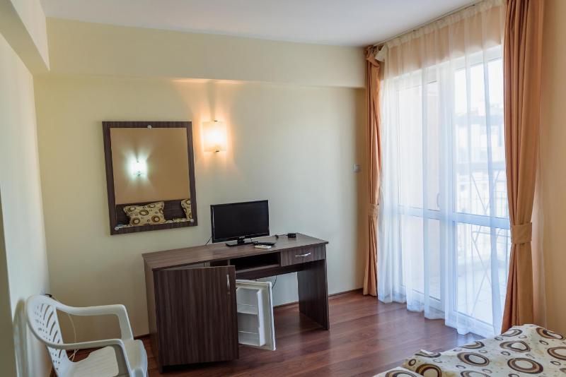 Double Room with Balcony image 3