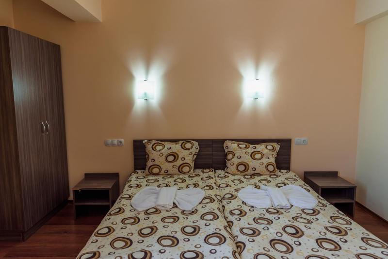 Double Room with Balcony image 4