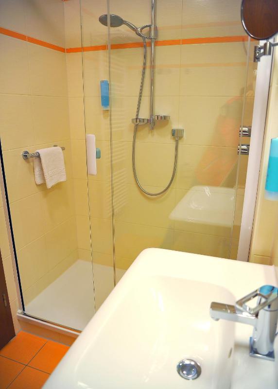 Double Room image 2
