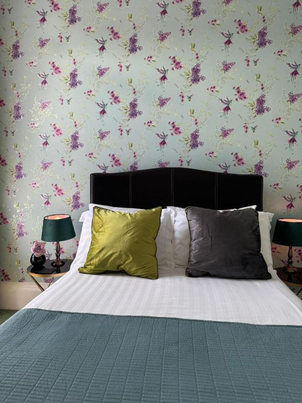Economy Double Room image 1