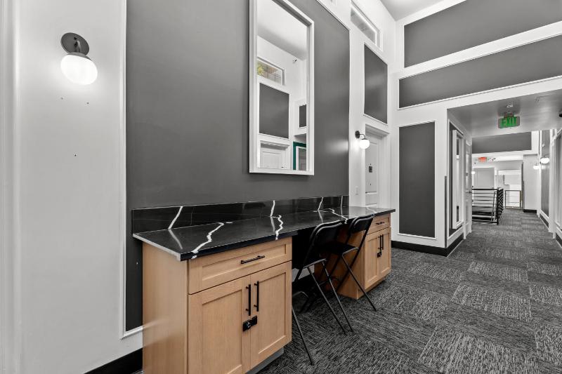 Le Bon Hotel Hollywood - image 10