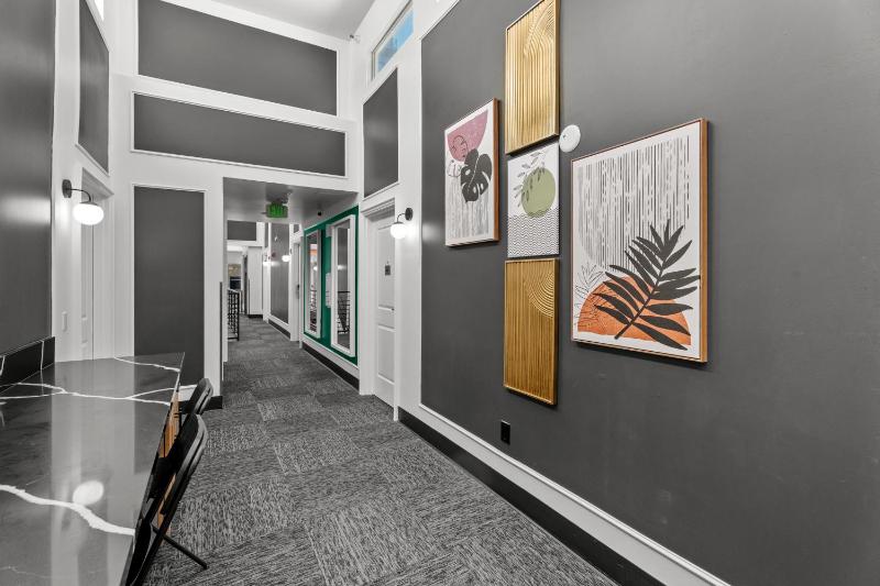 Le Bon Hotel Hollywood - image 7
