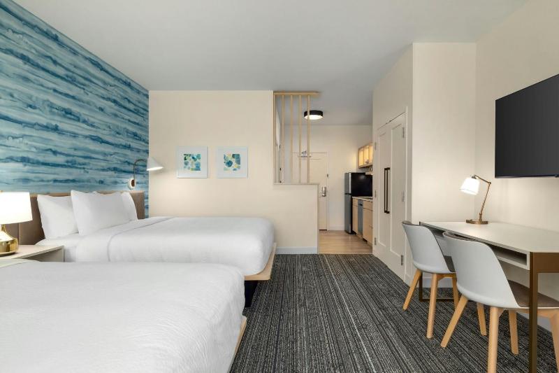 Studio Queen Suite with Two Queen Beds image 3