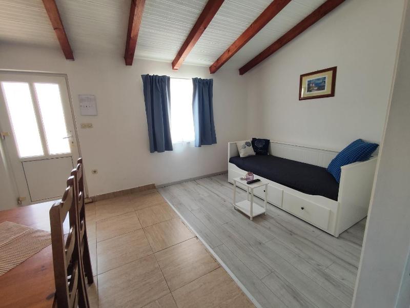 One-Bedroom Apartment with Terrace image 3