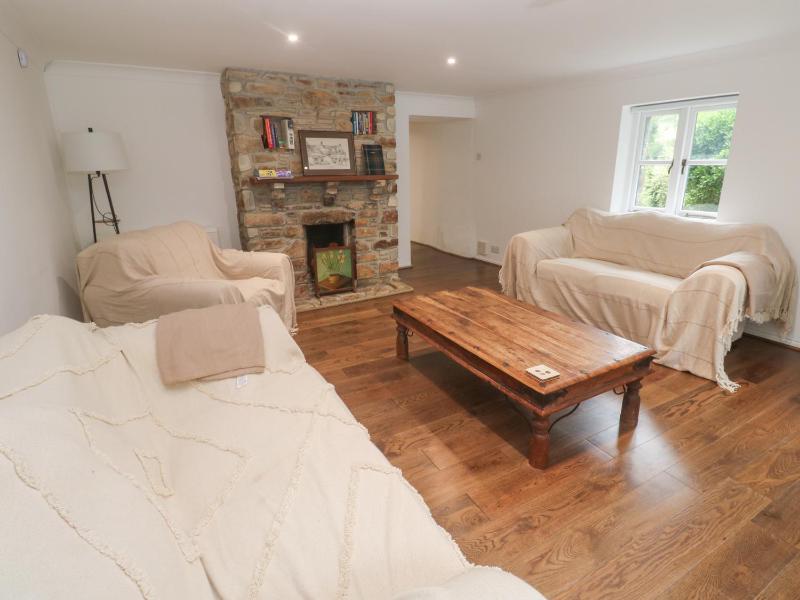 Sunnyvale Cottage - image 20
