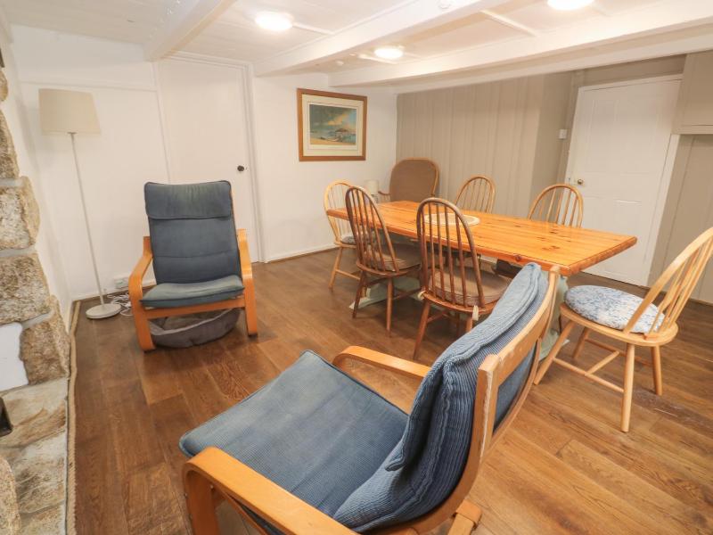 Sunnyvale Cottage - image 13