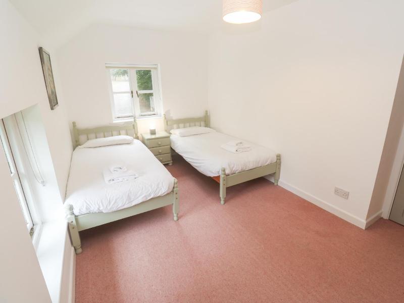 Sunnyvale Cottage - image 4