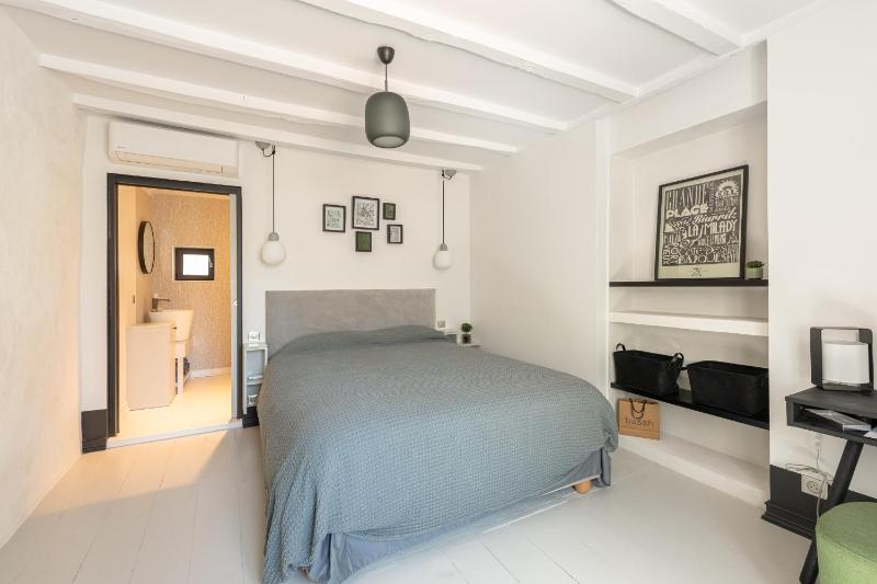 CLOS MARITXU - KEYWEEK Architect-designed house in Biarritz with parking - image 19