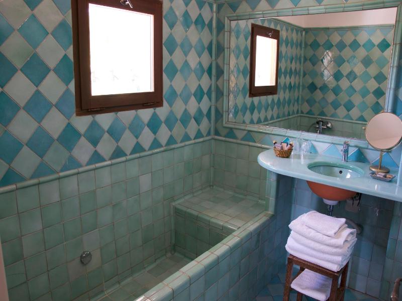 Deluxe Double Room with Terrace image 2