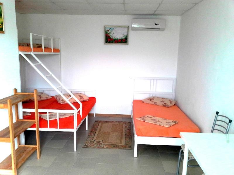Quadruple Room with Private Bathroom image 3
