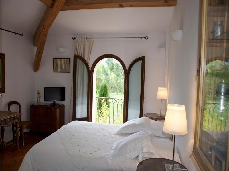 Superior Double Room with Balcony image 2
