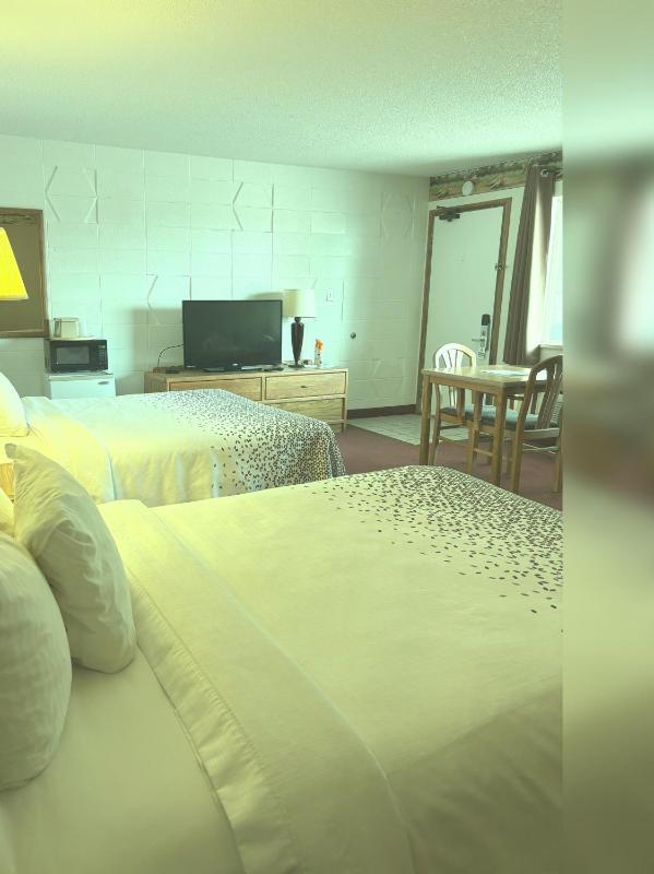 Deluxe Queen Room image 4