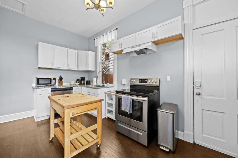 Newly-renovated Stylish Home in Louisville KY - image 40